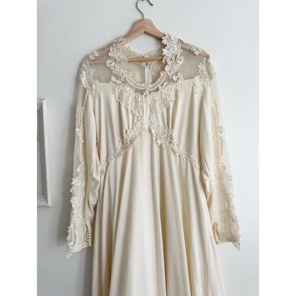 Vintage 1970's Ivory Cream Lace Wedding Dress Size Medium - Picture 2 of 10